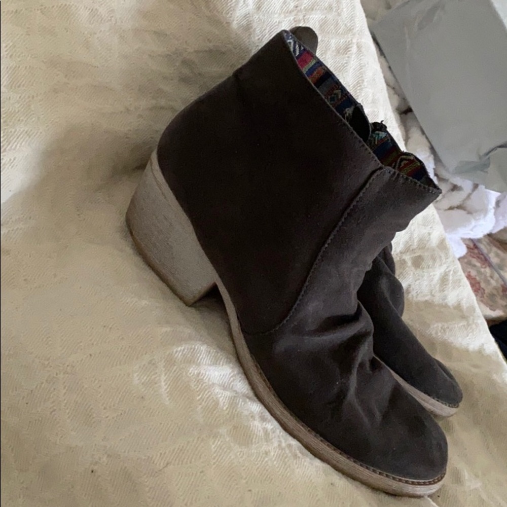 Qupid shorty slouch boot grey Sz 8